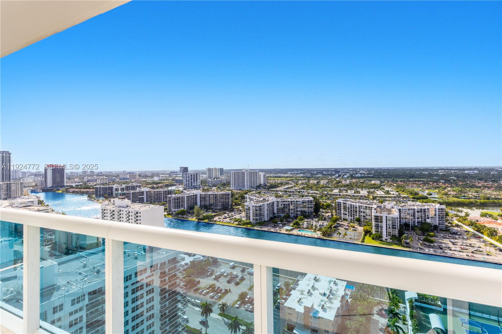 Photo of 2711 Ocean Dr  #2701, Hollywood, Florida, 33019 - 