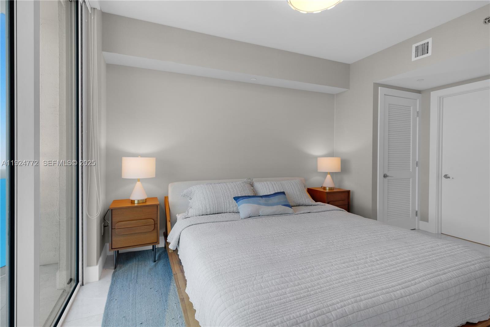 Photo of 2711 Ocean Dr  #2701, Hollywood, Florida, 33019 - 