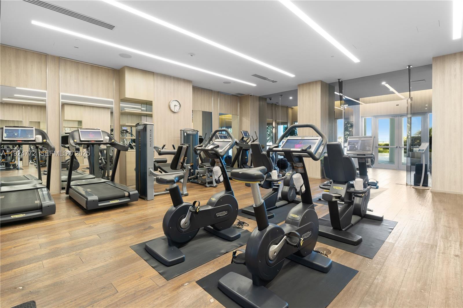 Photo of 2711 Ocean Dr  #2701, Hollywood, Florida, 33019 - 