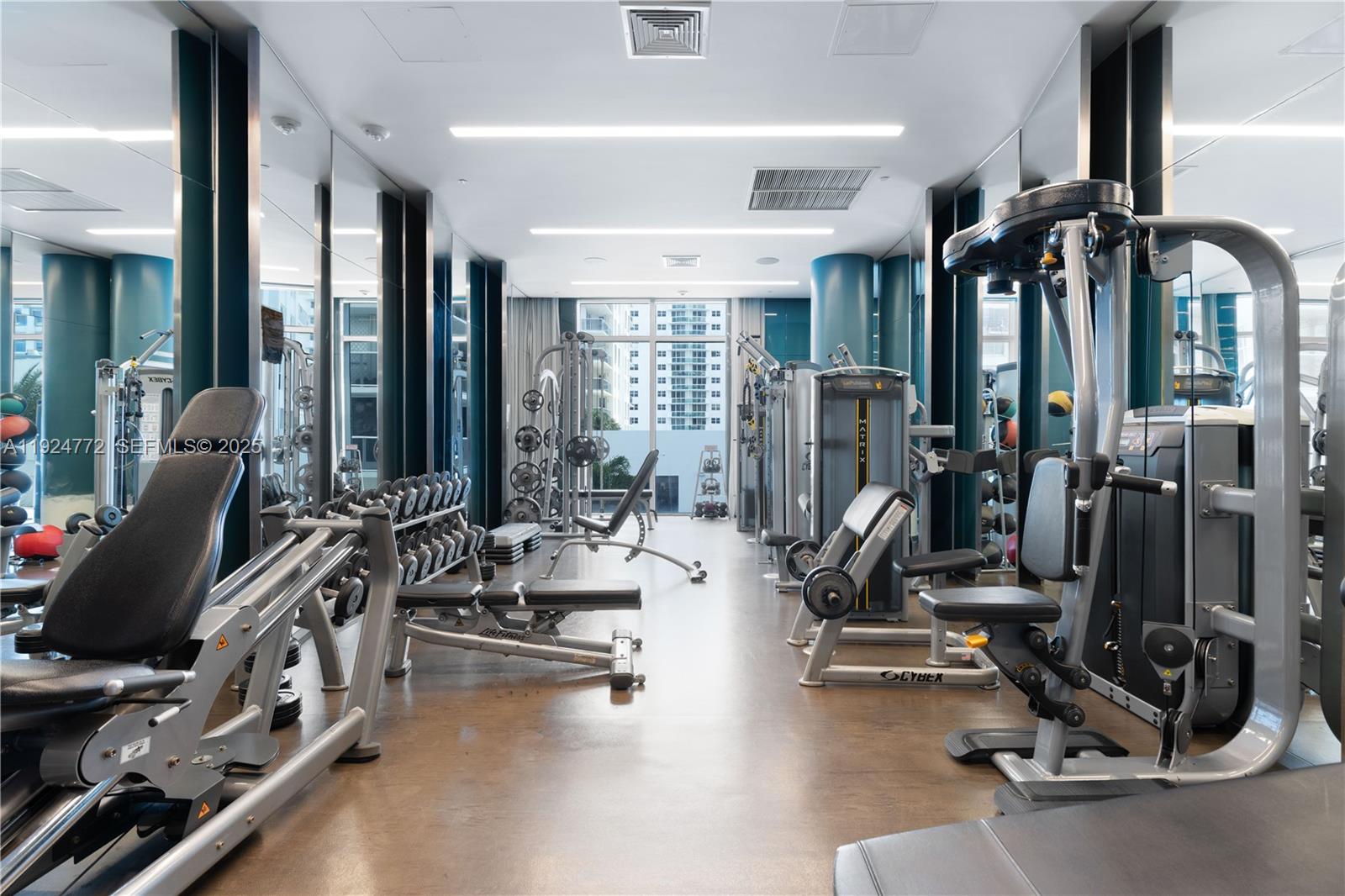 Photo of 2711 Ocean Dr  #2701, Hollywood, Florida, 33019 - 