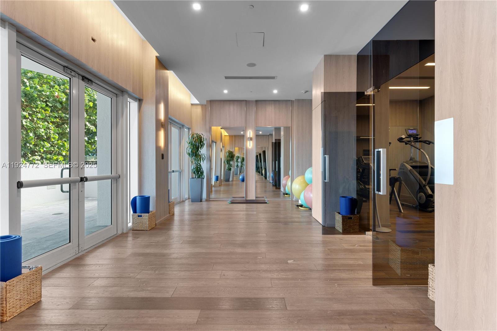 Photo of 2711 Ocean Dr  #2701, Hollywood, Florida, 33019 - 