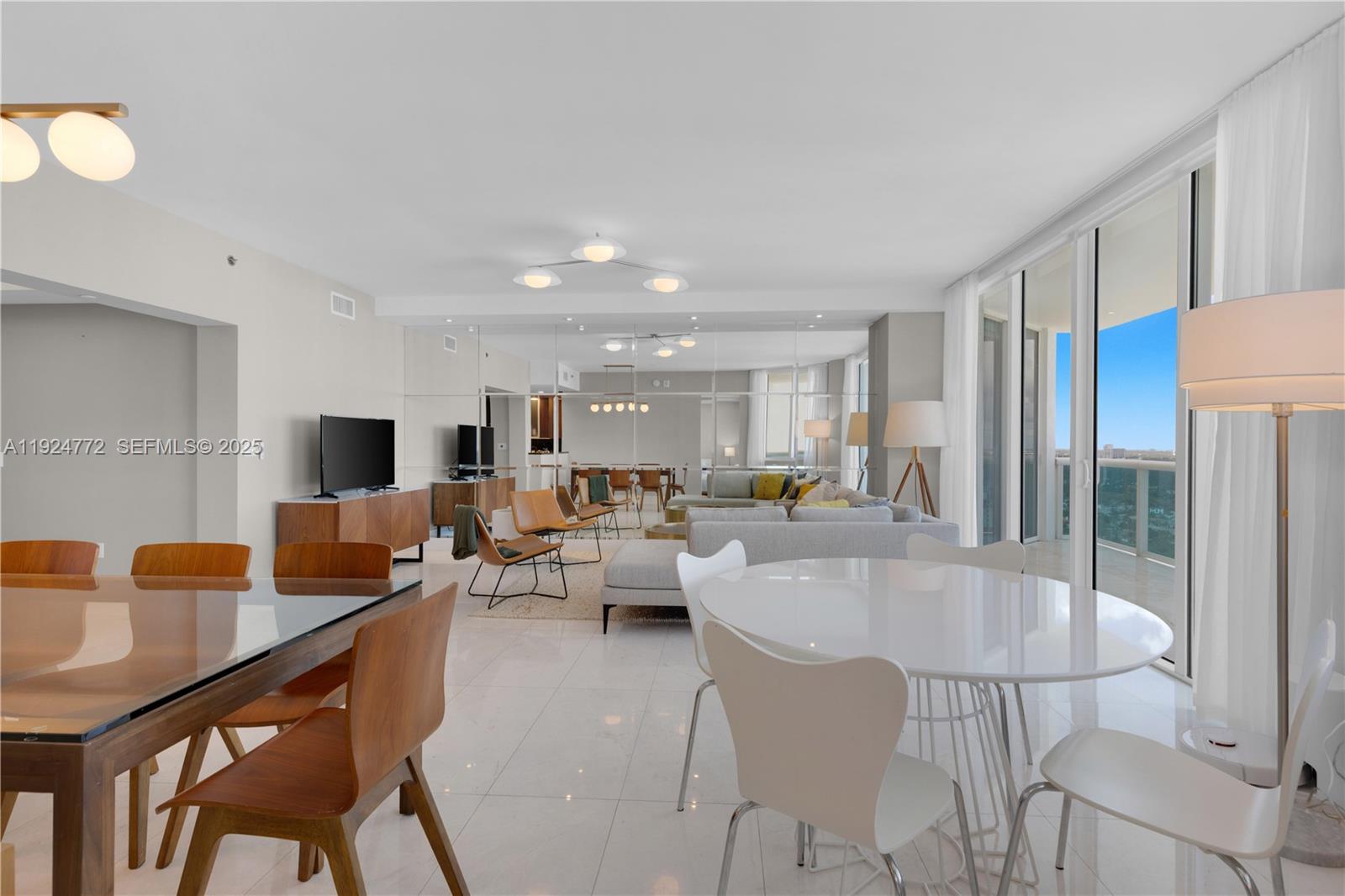 Photo of 2711 Ocean Dr  #2701, Hollywood, Florida, 33019 - 