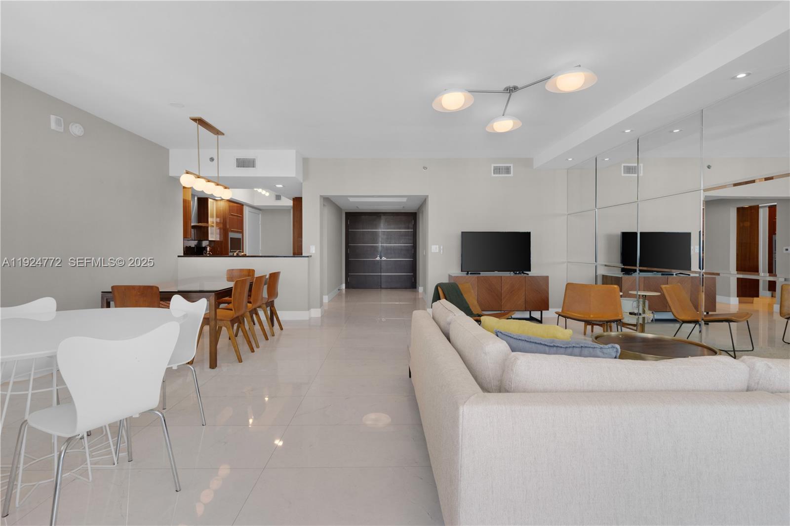 Photo of 2711 Ocean Dr  #2701, Hollywood, Florida, 33019 - 