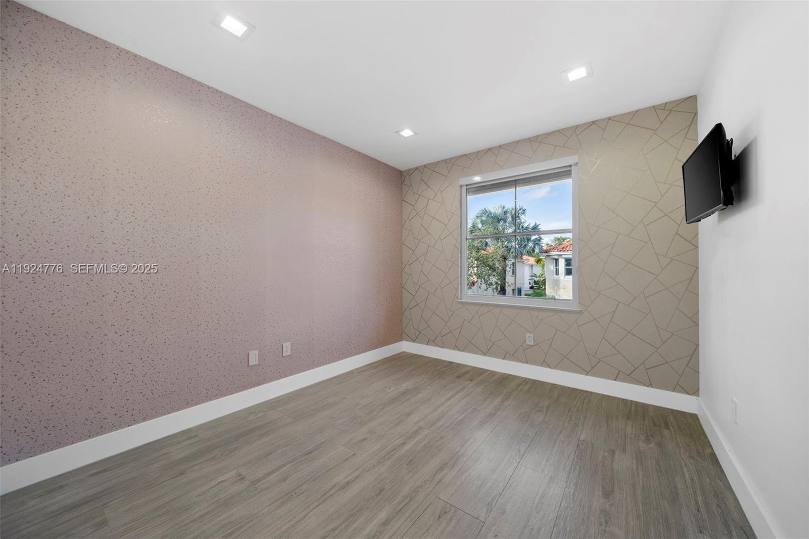 Photo of 1549 Breakwater Ter (1549), Hollywood, Florida, 33019 -