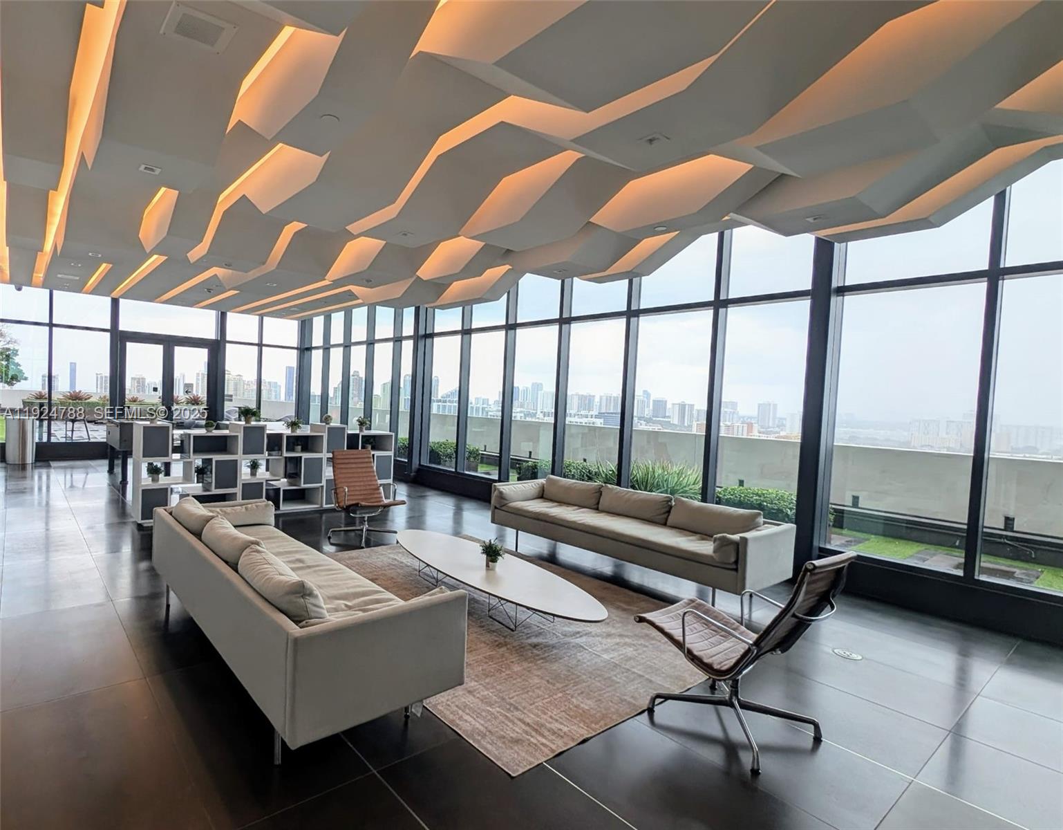 Подробнее 1002 / кв.футов $ 2025-12-03 0 Фото