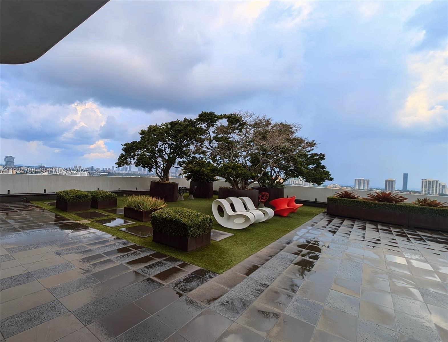 Подробнее 1002 / кв.футов $ 2025-12-03 0 Фото