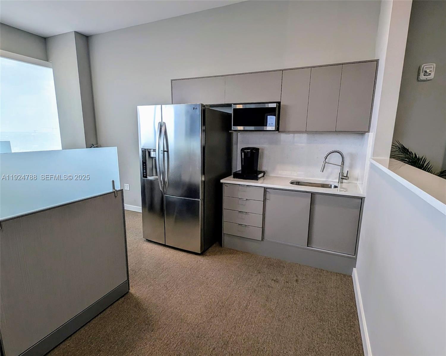 Подробнее 1002 / кв.футов $ 2025-12-03 0 Фото