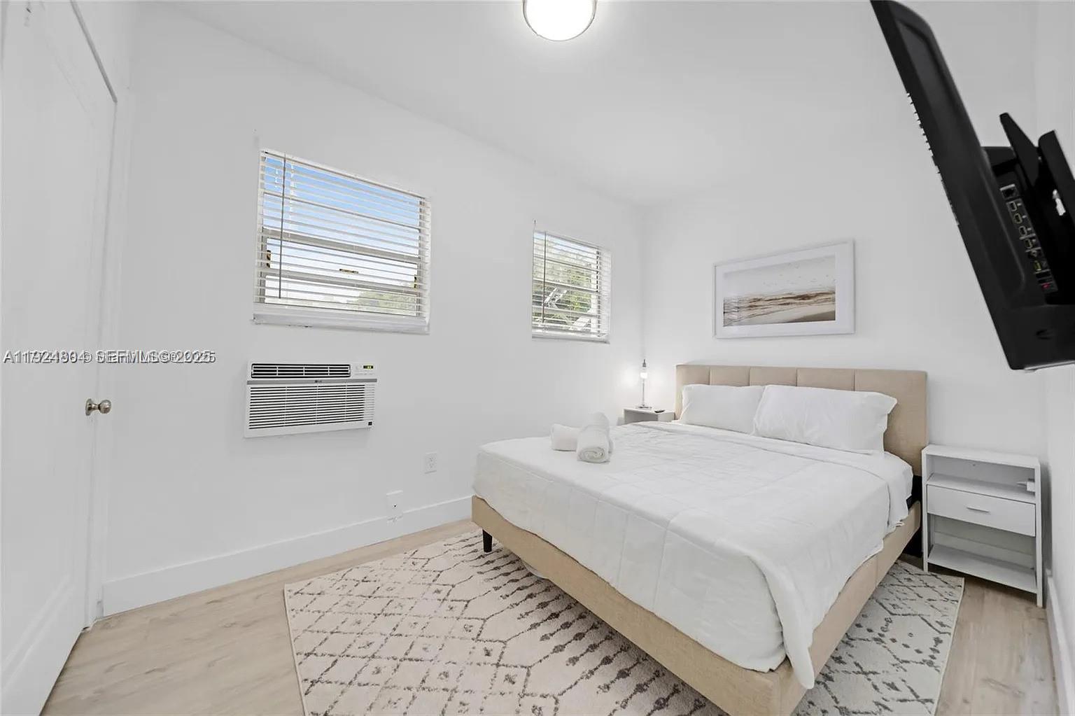 See details / sq. ft. $ 2025-12-03 0 Photo