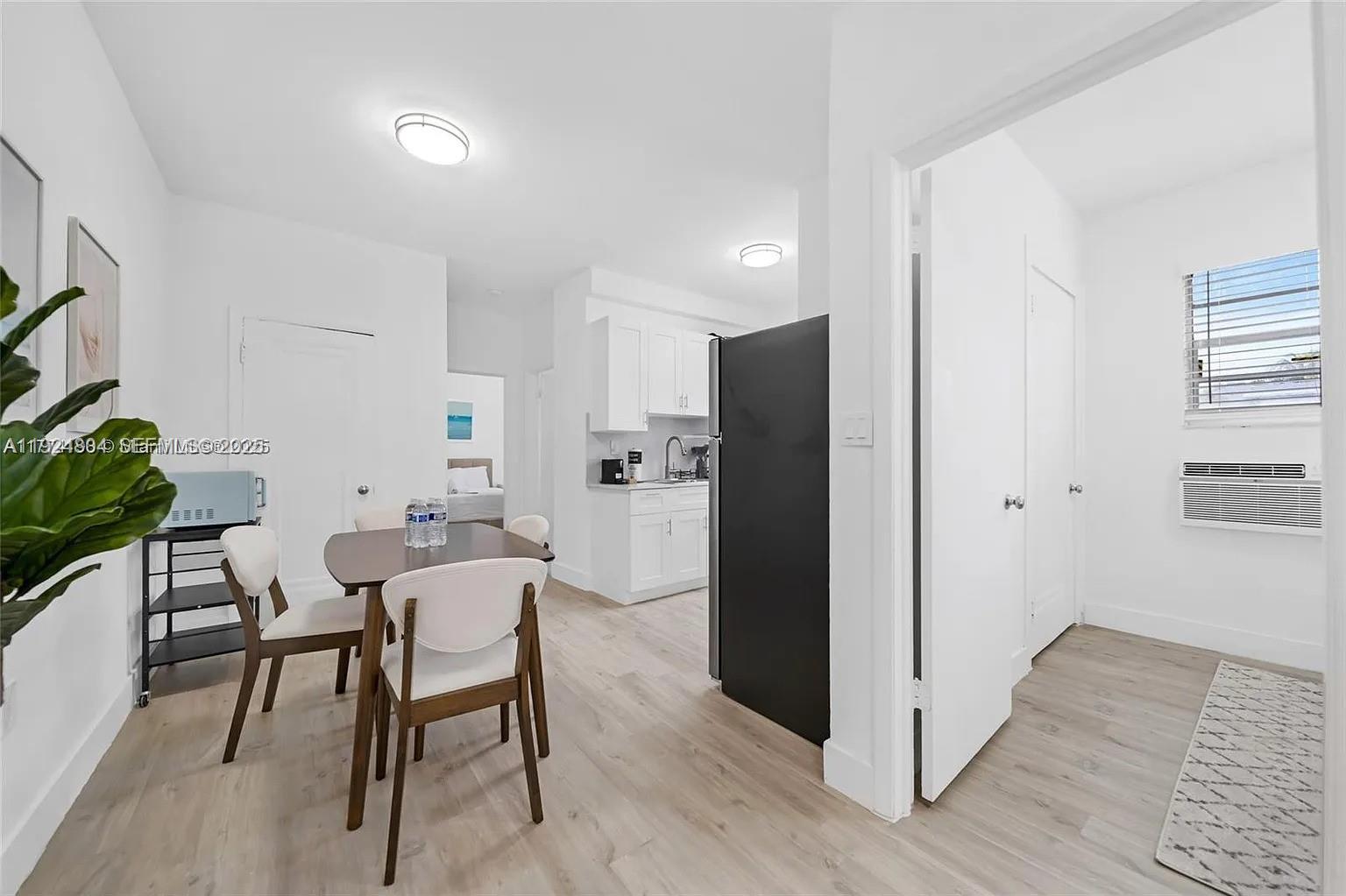 See details / sq. ft. $ 2025-12-03 0 Photo