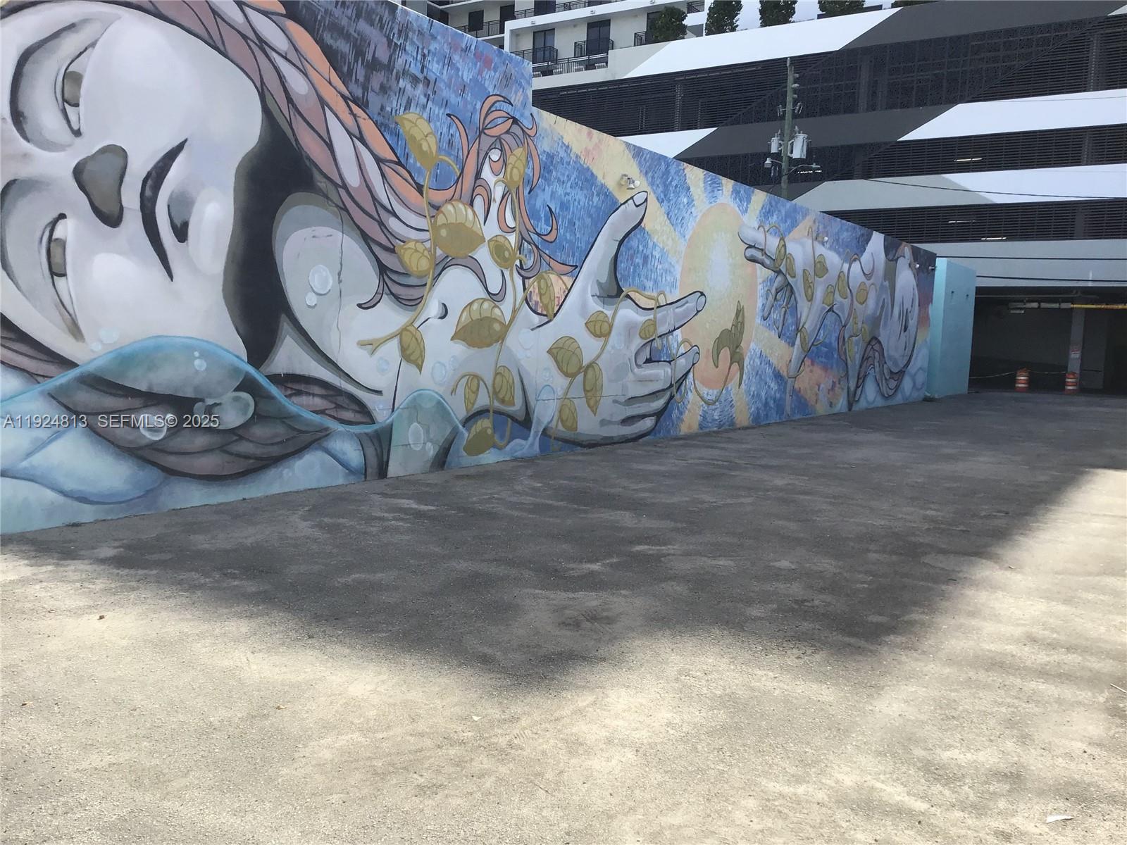   /   кв.футов $ 2025-12-03 0 Фото