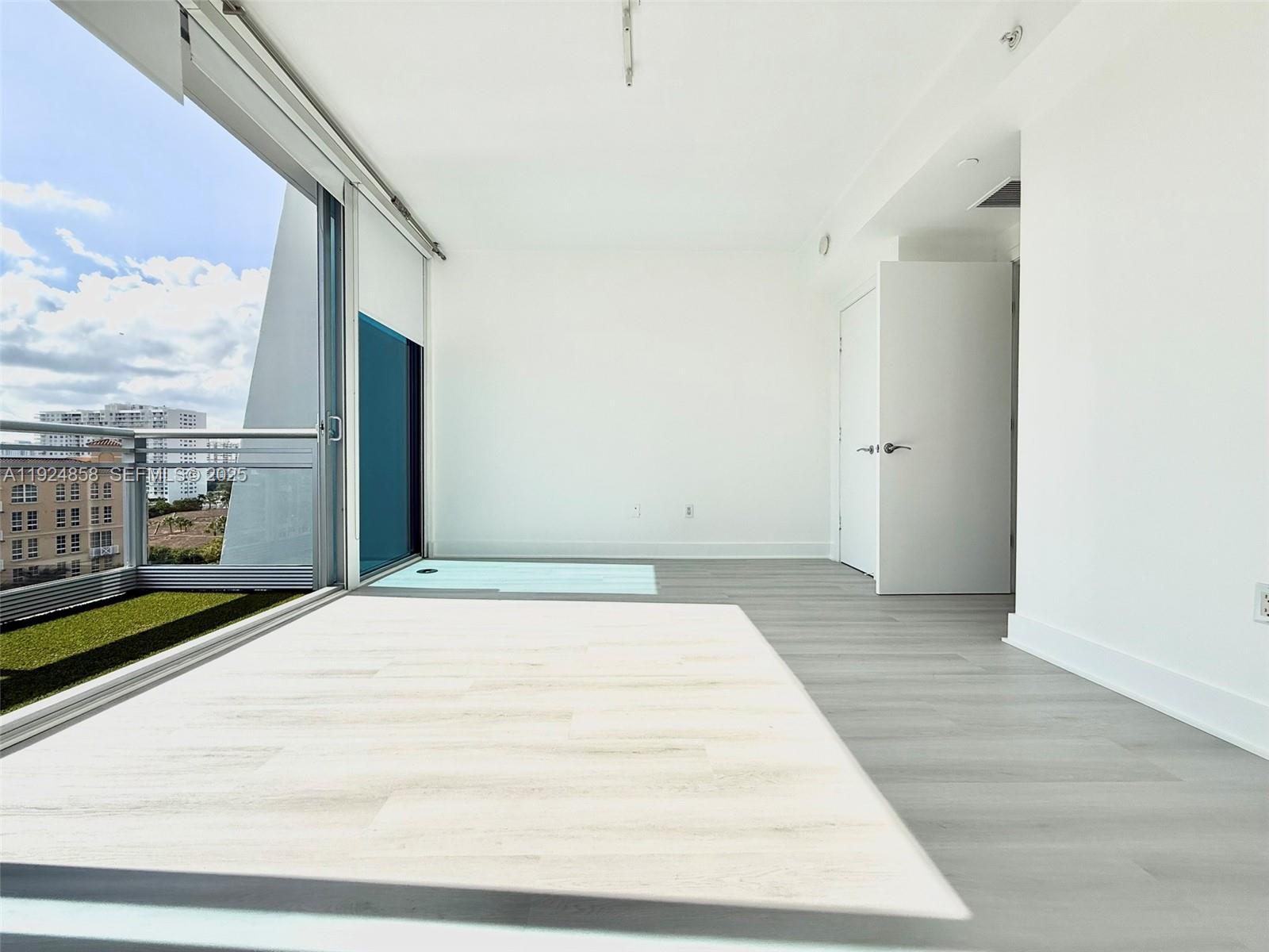 Photo of 2950 188th St  #525, Aventura, Florida, 33180 - 