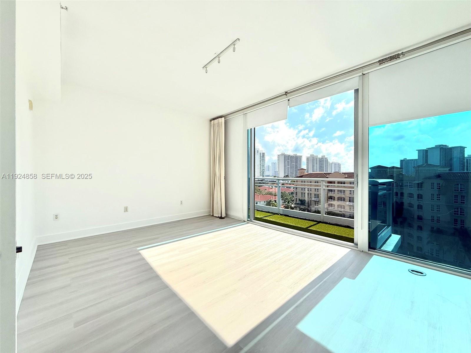 Photo of 2950 188th St  #525, Aventura, Florida, 33180 - 