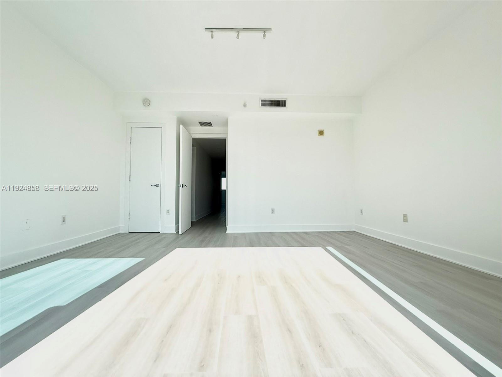 Photo of 2950 188th St  #525, Aventura, Florida, 33180 - 