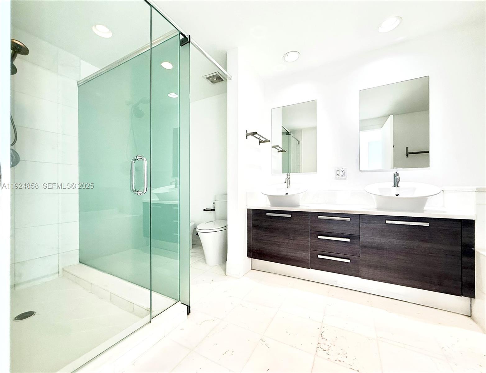 Photo of 2950 188th St  #525, Aventura, Florida, 33180 - 