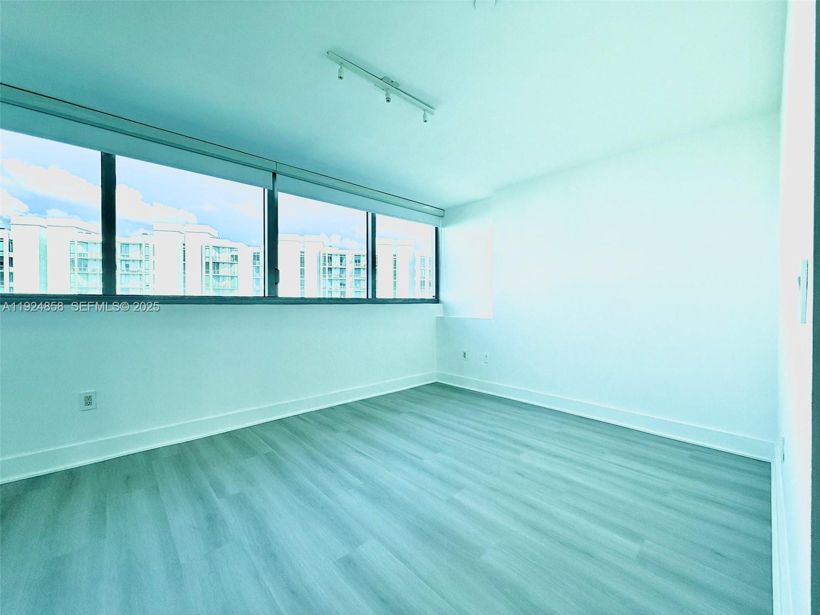 Photo of 2950 188th St  #525, Aventura, Florida, 33180 - 