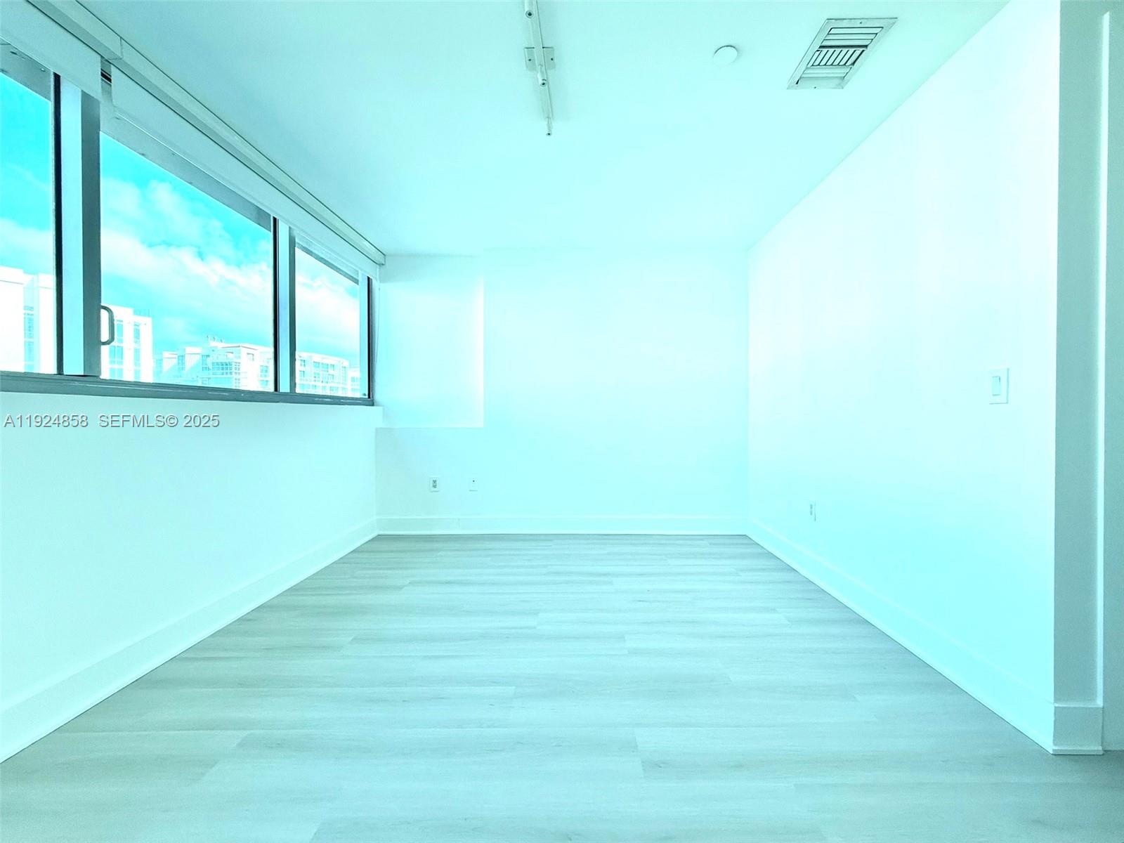 Photo of 2950 188th St  #525, Aventura, Florida, 33180 - 