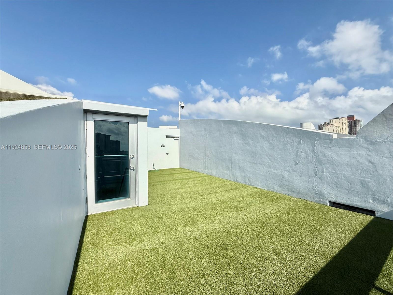 Photo of 2950 188th St  #525, Aventura, Florida, 33180 - 