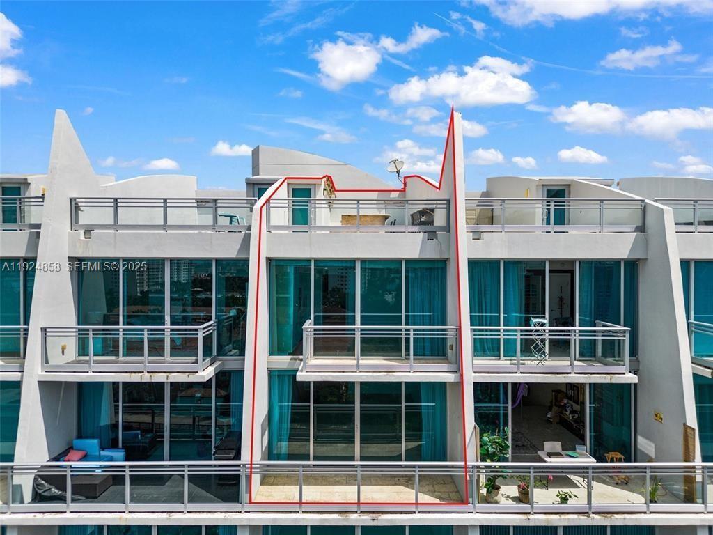 Photo of 2950 188th St  #525, Aventura, Florida, 33180 - 