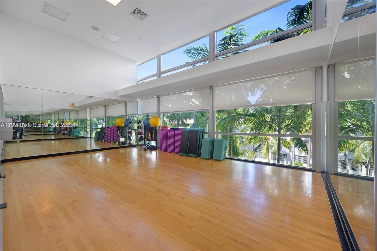 Photo of 2950 188th St  #525, Aventura, Florida, 33180 - 