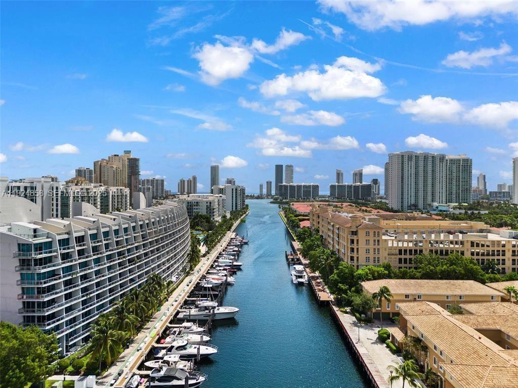 Photo of 2950 188th St  #525, Aventura, Florida, 33180 - 