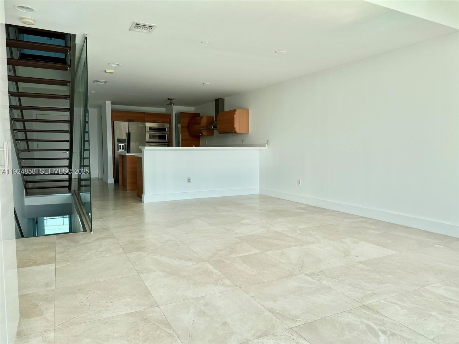 Photo of 2950 188th St  #525, Aventura, Florida, 33180 - 