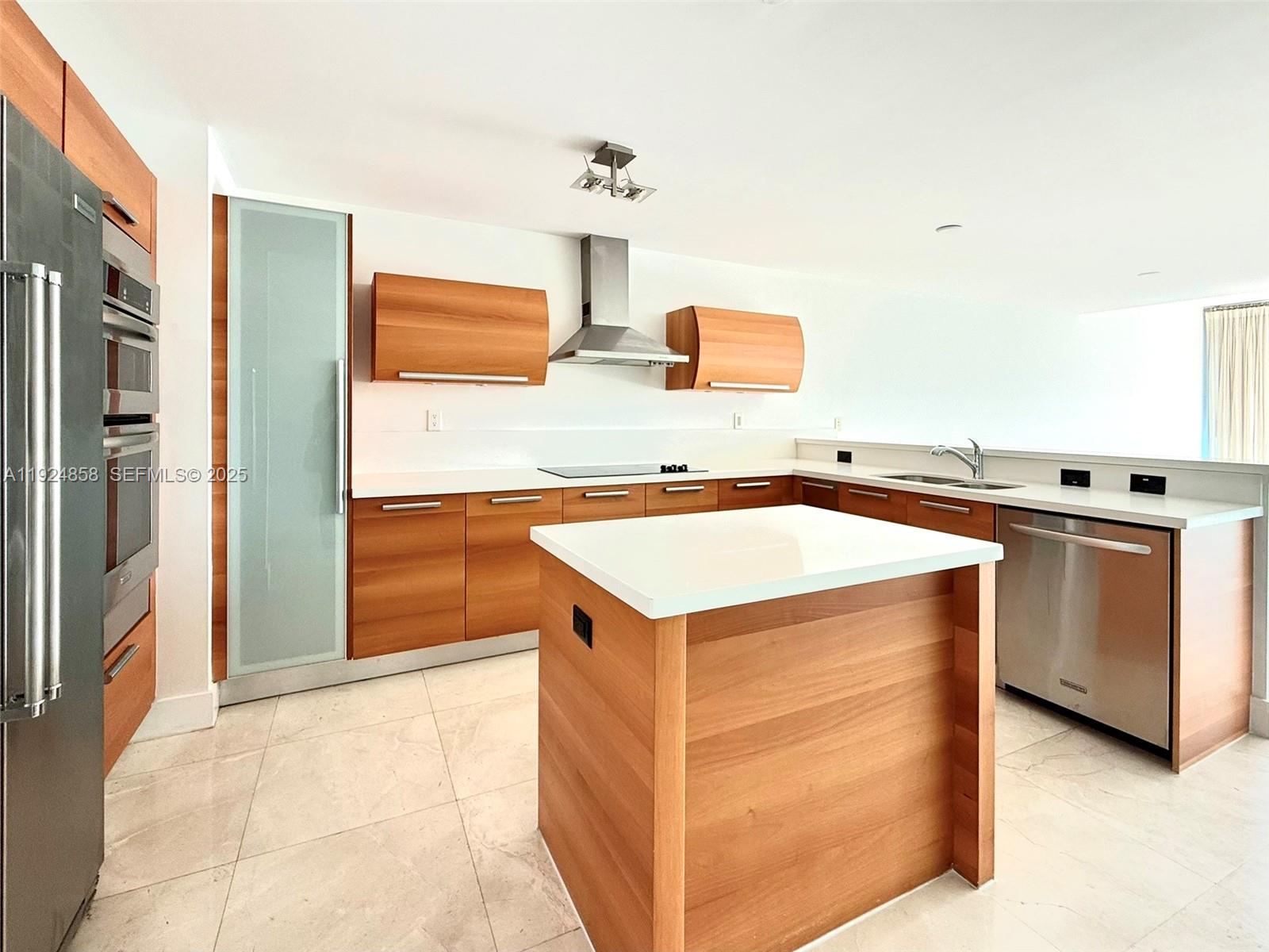 Photo of 2950 188th St  #525, Aventura, Florida, 33180 - 