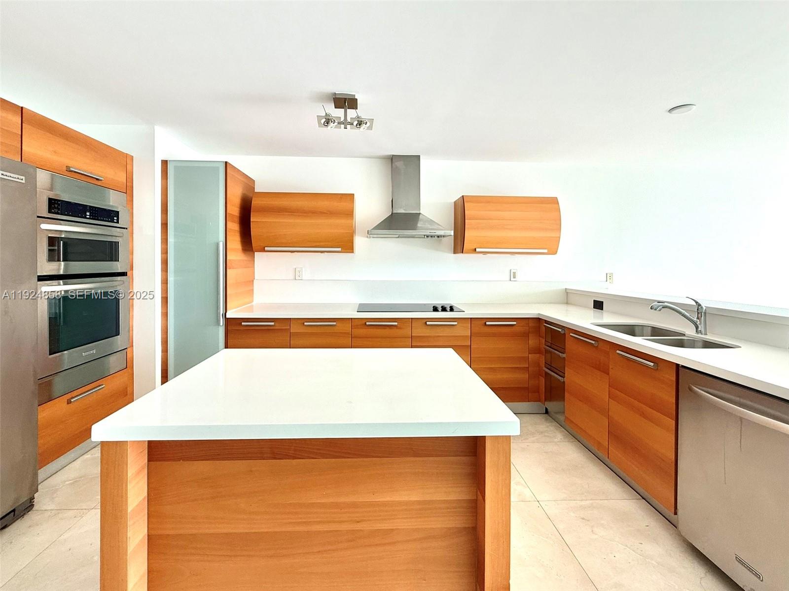 Photo of 2950 188th St  #525, Aventura, Florida, 33180 - 