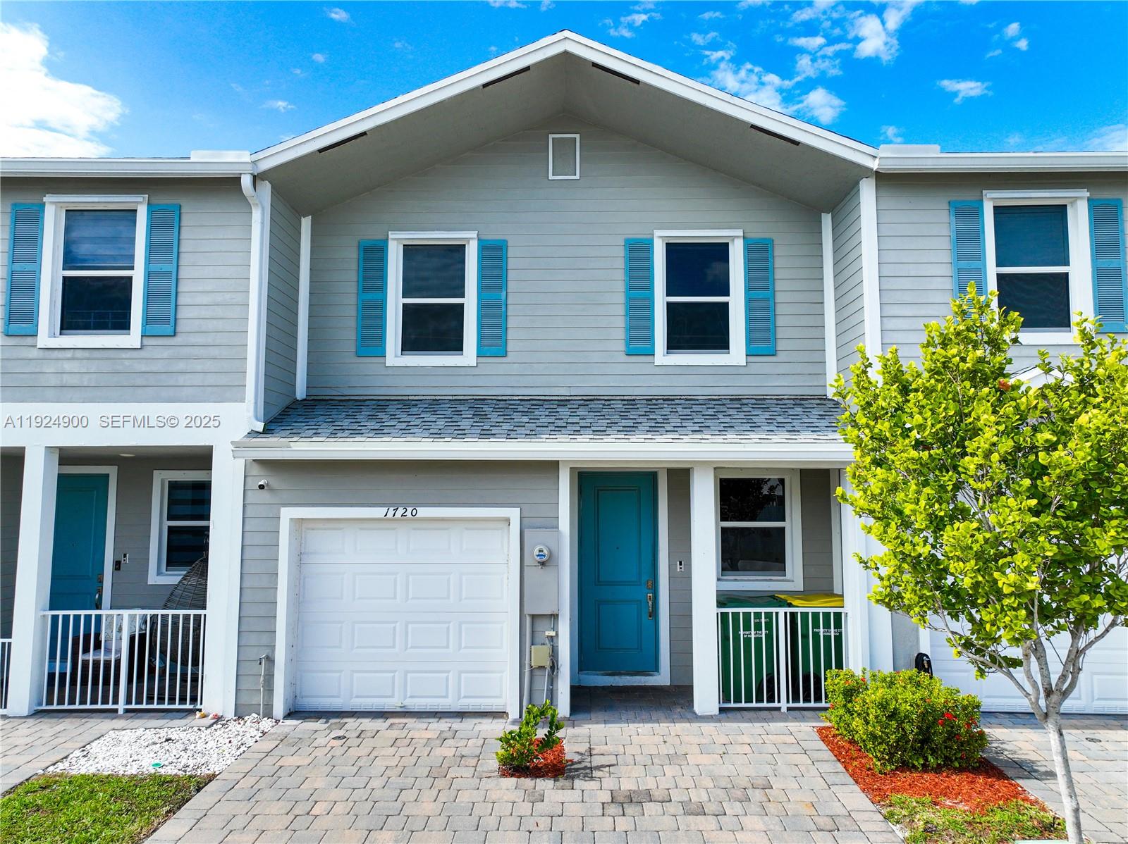 1720 3 / 3 1488 sq. ft. $ 2025-12-03 0 Photo