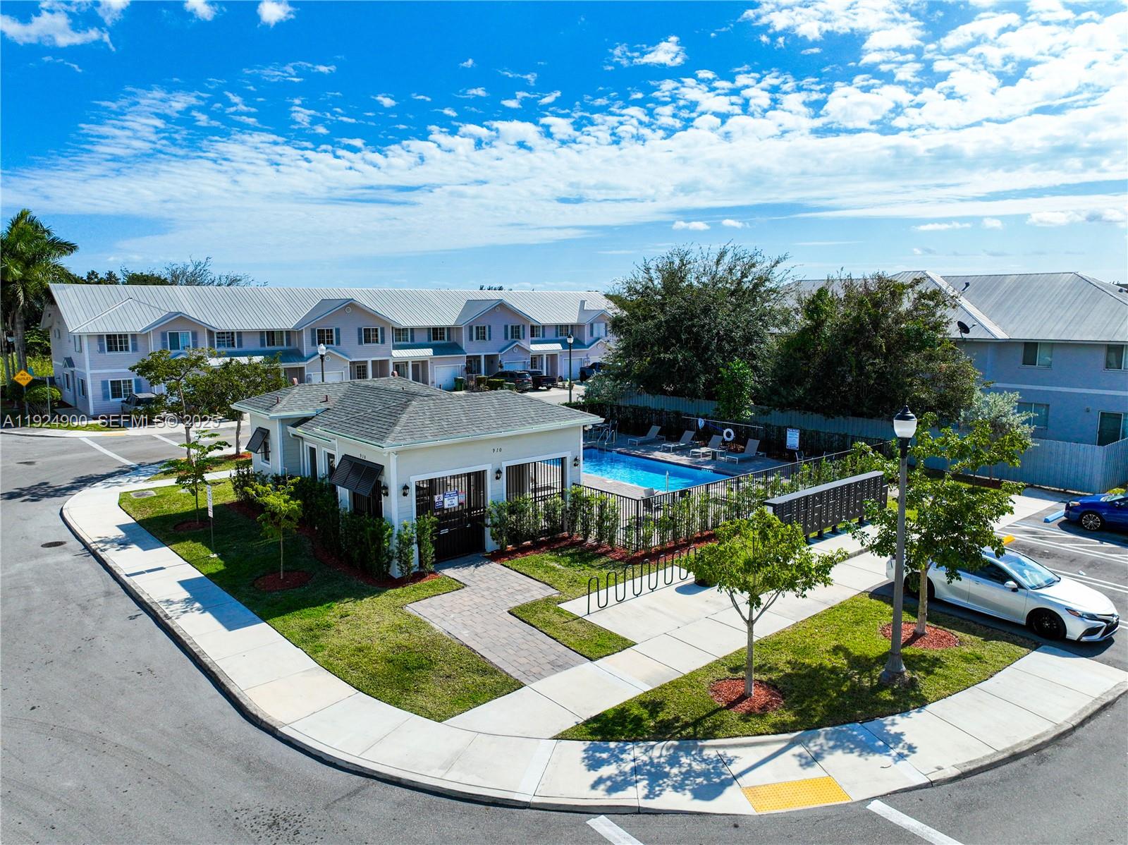 1720 3 / 3 1488 sq. ft. $ 2025-12-03 0 Photo