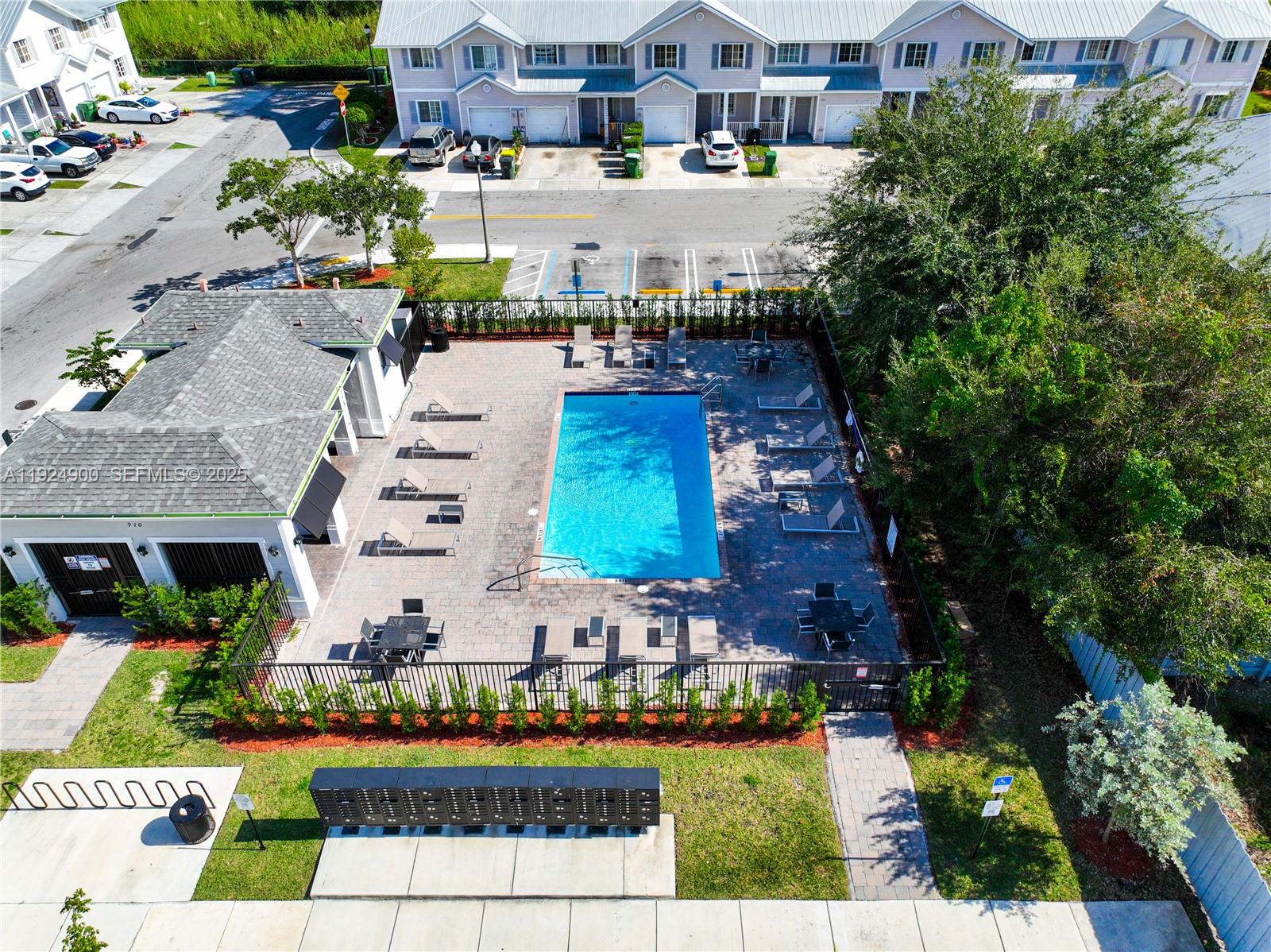 1720 3 / 3 1488 sq. ft. $ 2025-12-03 0 Photo