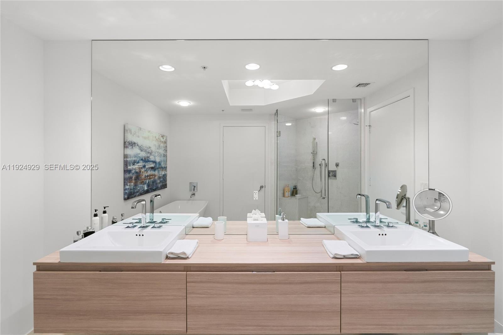 Photo of 17111 Biscayne Blvd  #2002, North Miami Beach, Florida, 33160 - 