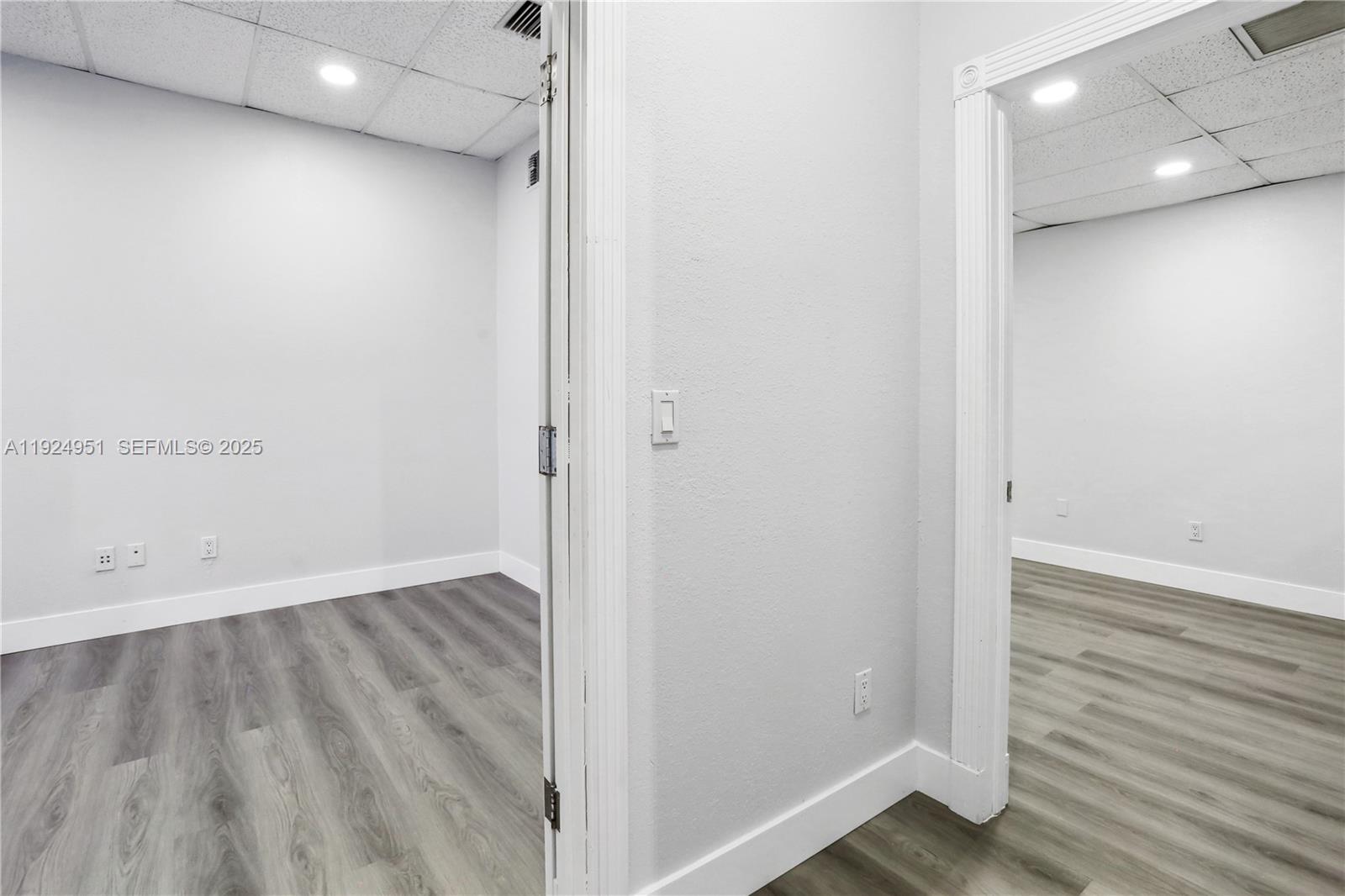 Ver detalles 3053 / sq. ft. $ 2025-12-04 0 foto