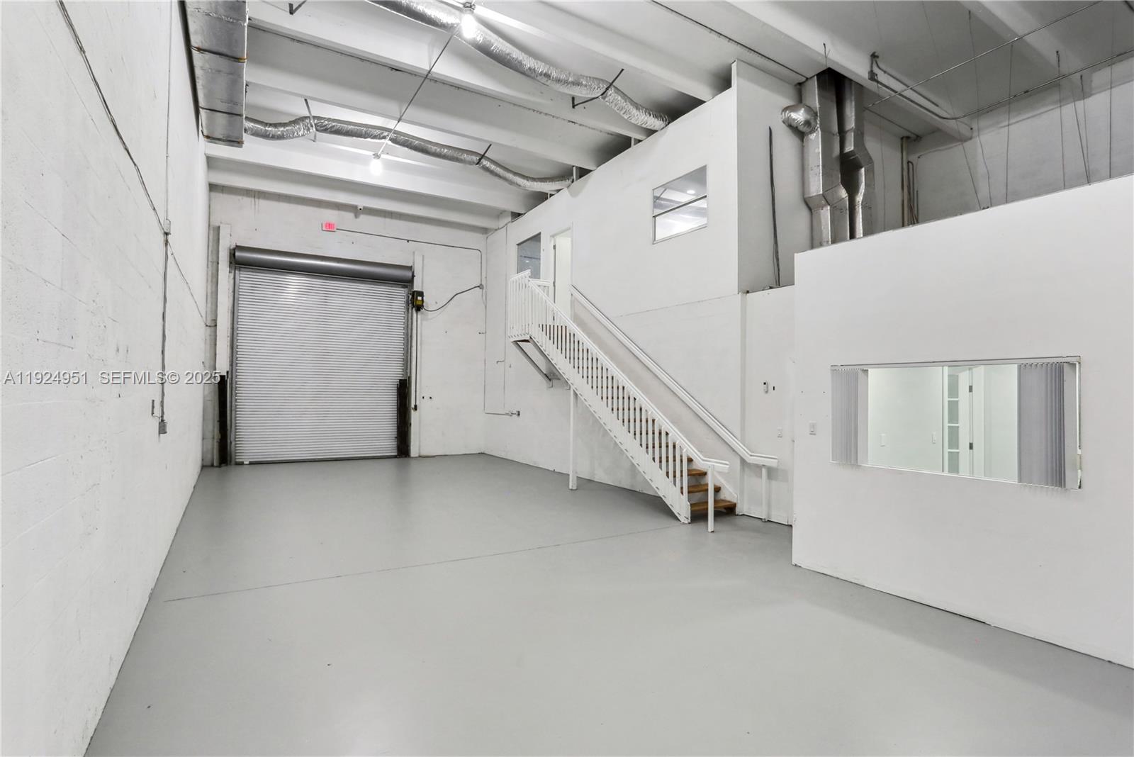 Ver detalles 3053 / sq. ft. $ 2025-12-04 0 foto