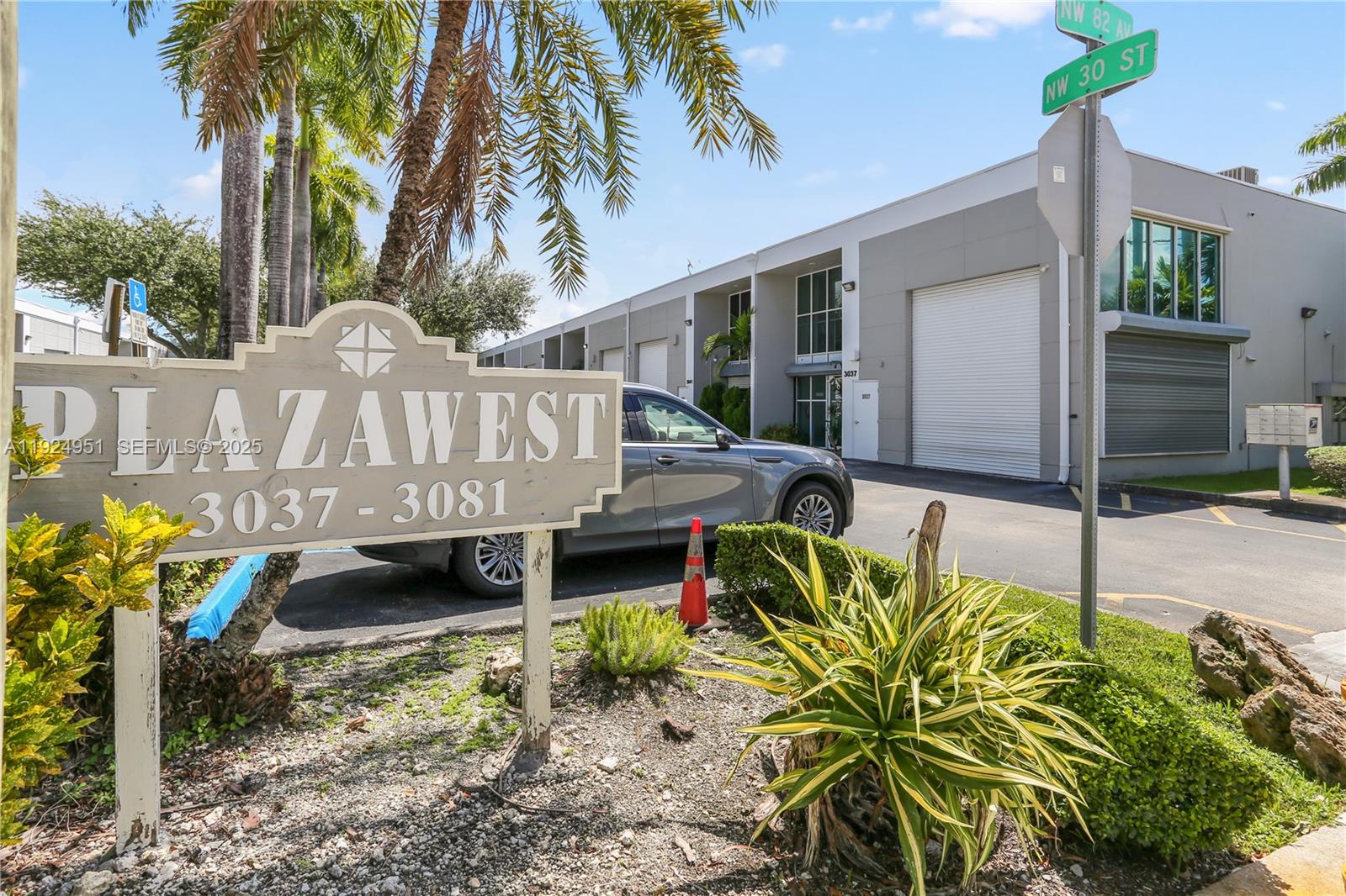 Ver detalles 3053 / sq. ft. $ 2025-12-04 0 foto