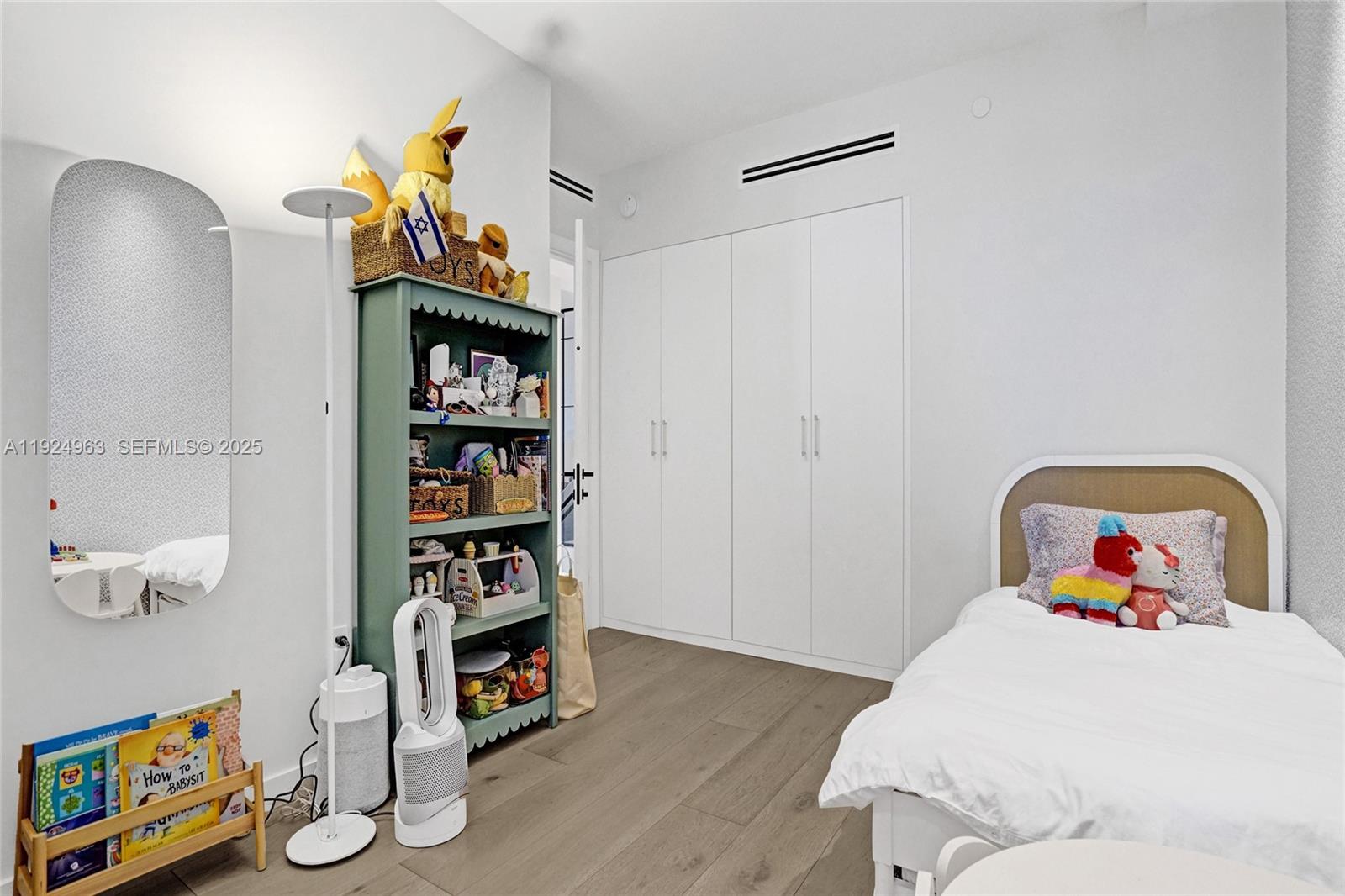 Photo of    #1512, Sunny Isles Beach, Florida, 33160 - 