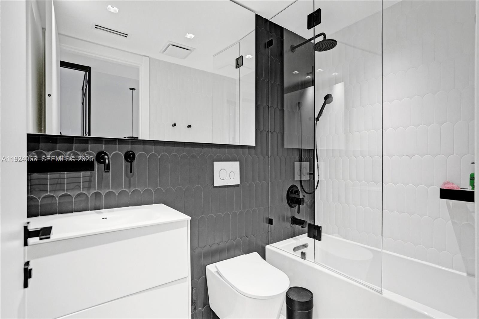 Photo of    #1512, Sunny Isles Beach, Florida, 33160 - 