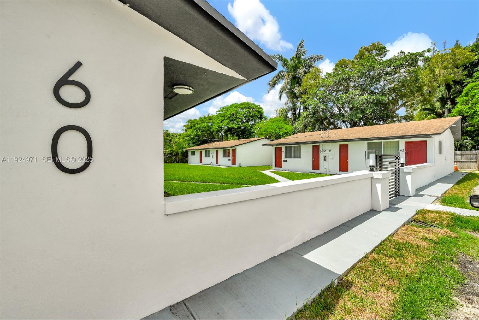   /   sq. ft. $ 2025-12-04 0 foto