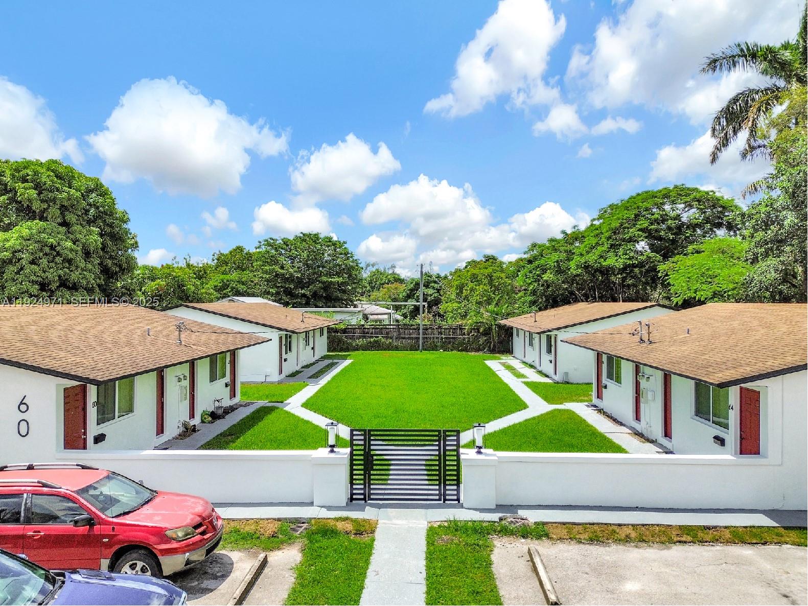   /   sq. ft. $ 2025-12-04 0 foto