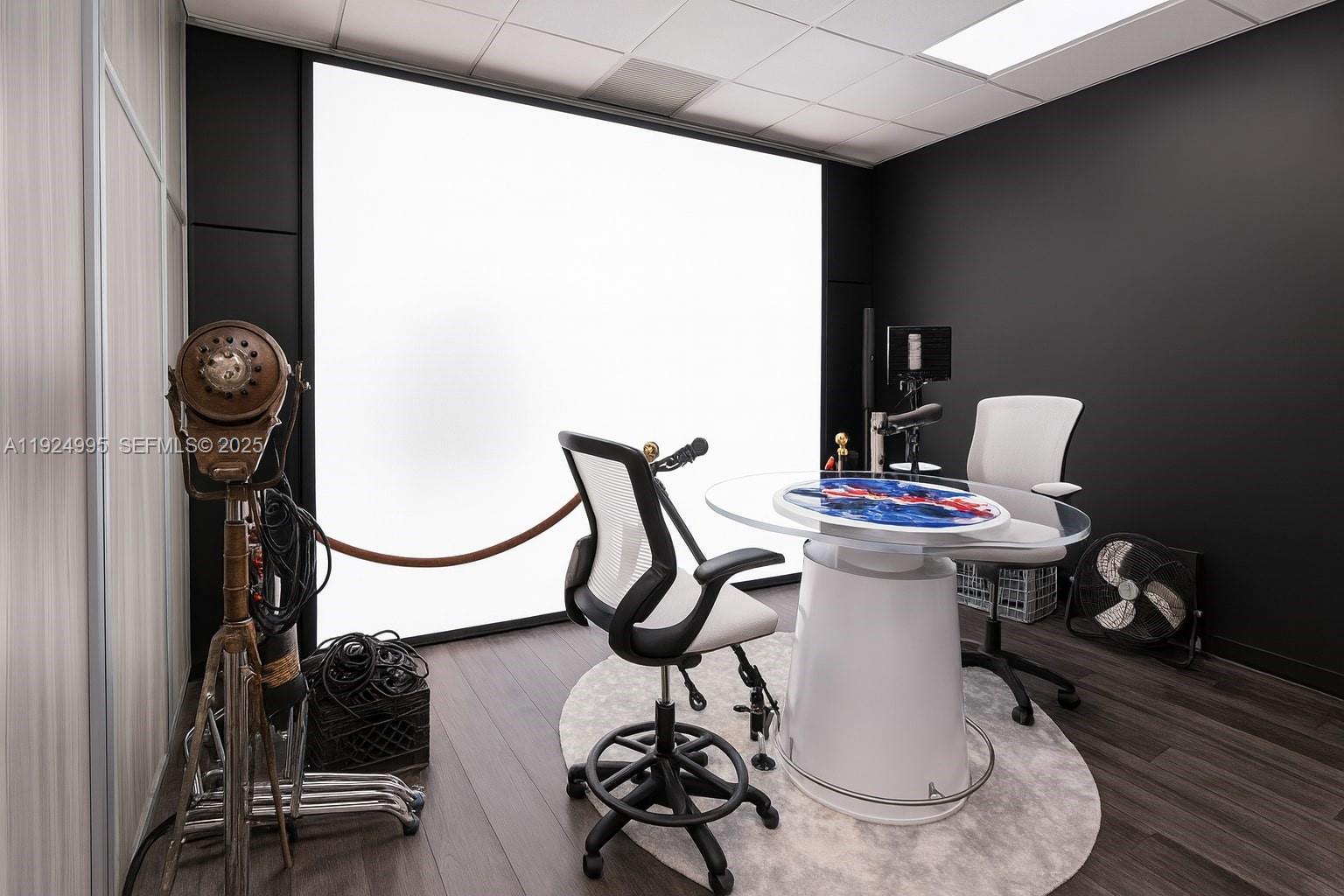 Подробнее 209 / кв.футов $ 2025-12-04 0 Фото