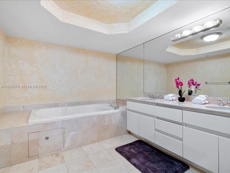 Photo of 16711 Collins Ave  #1604, Sunny Isles Beach, Florida, 33160 - Large Primary bathroom