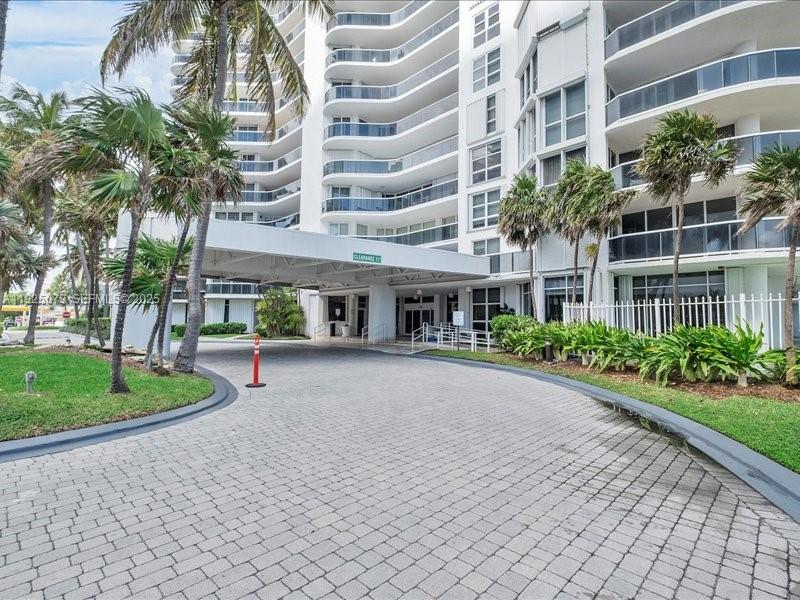 Photo of 16711 Collins Ave  #1604, Sunny Isles Beach, Florida, 33160 - Building front entrance