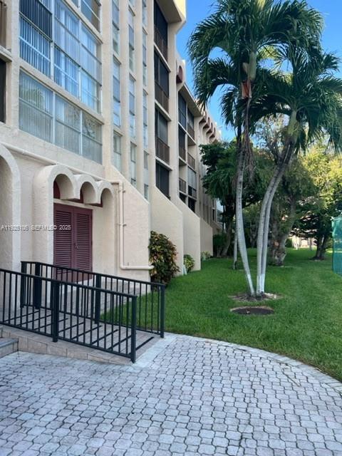 Photo of 2001 Atlantic Shores Blvd #105, Hallandale Beach, Florida, 33009 -