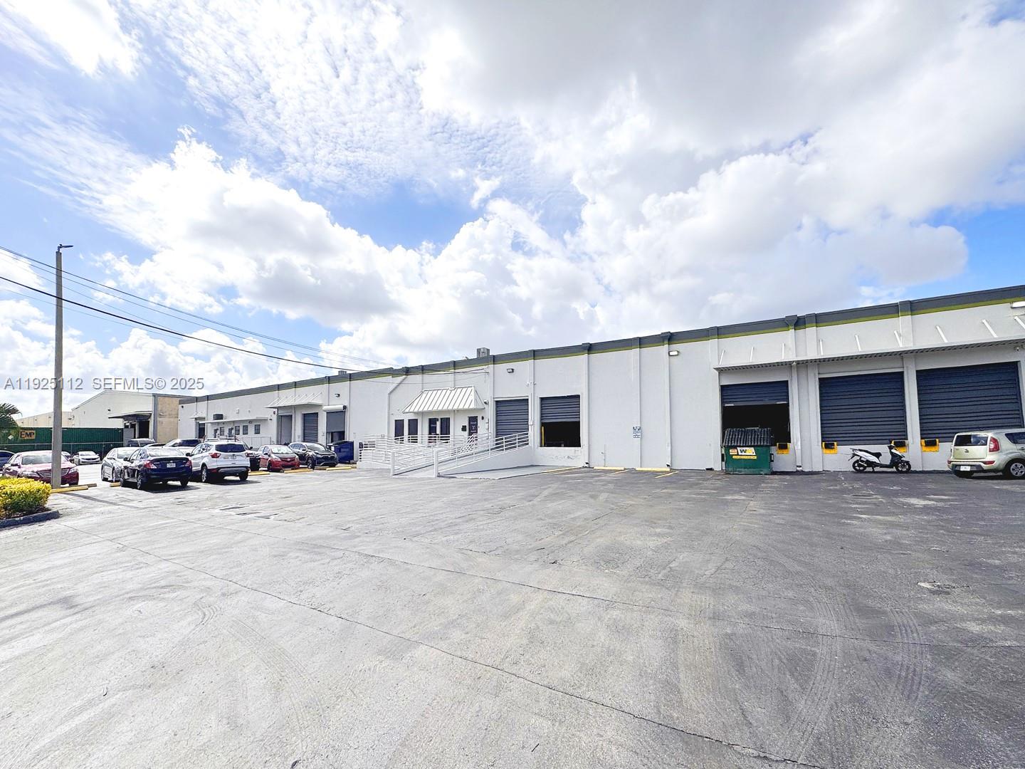 Ver detalles 1970 / sq. ft. $ 2025-12-04 0 foto