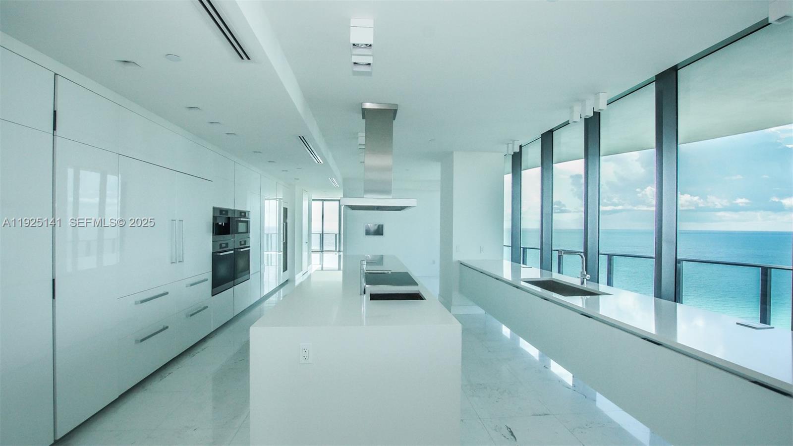 19 4 / 6 4992 кв.футов $ 2025-12-04 0 Фото