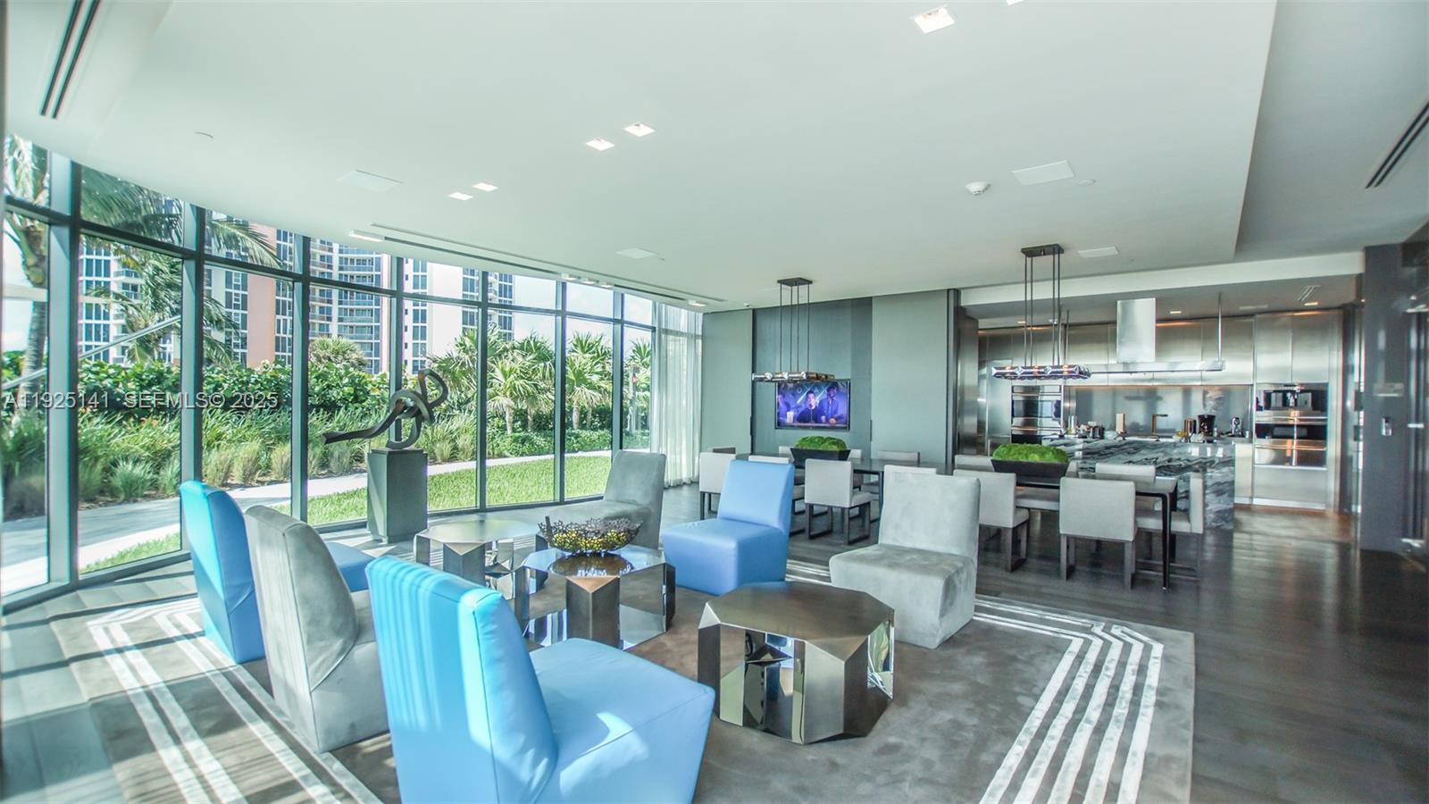 19 4 / 6 4992 кв.футов $ 2025-12-04 0 Фото