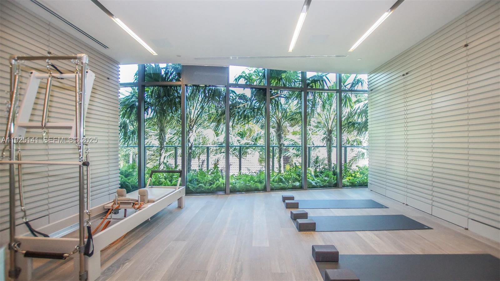 19 4 / 6 4992 кв.футов $ 2025-12-04 0 Фото