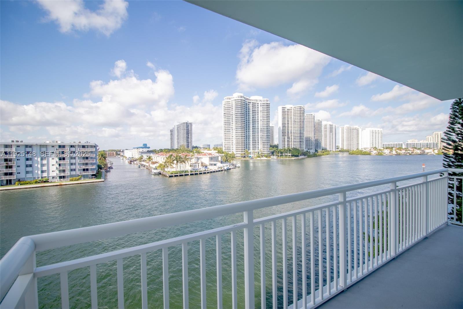 See details 503 3 / 3 2400 sq. ft. $ 2025-12-04 0 Photo