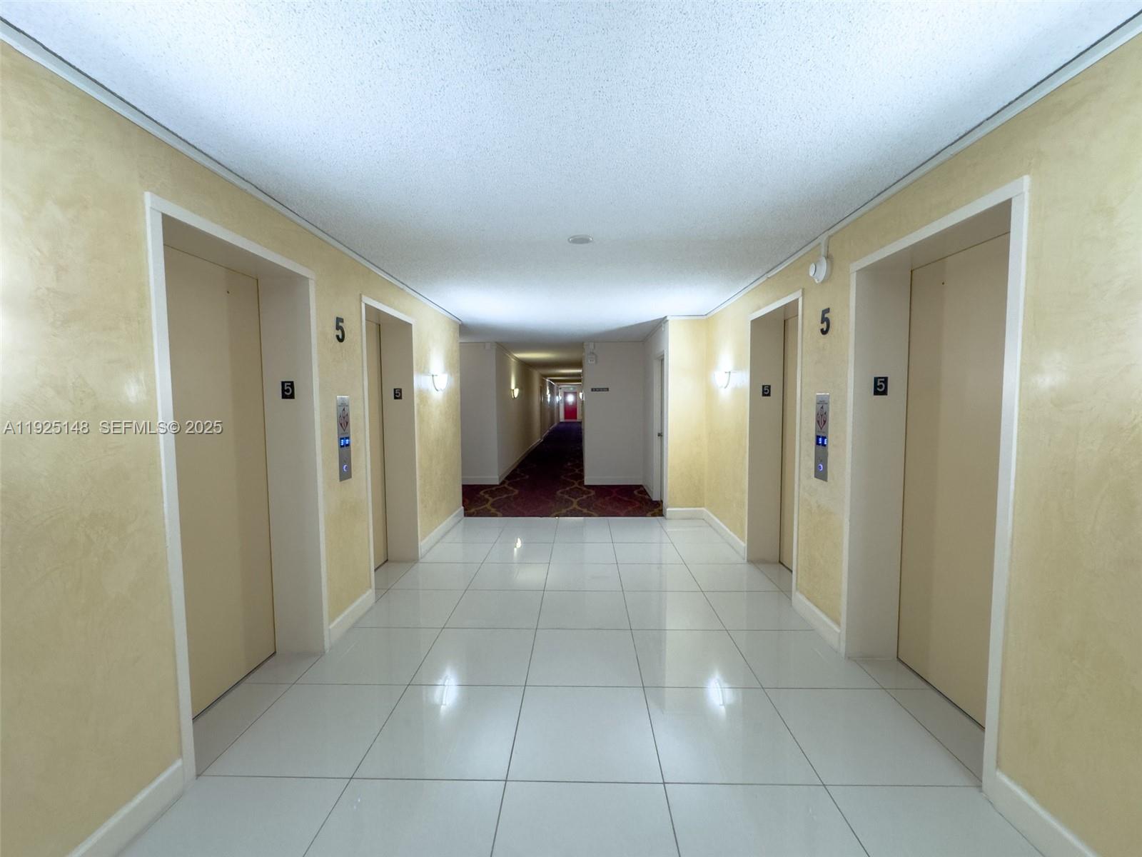 See details 503 3 / 3 2400 sq. ft. $ 2025-12-04 0 Photo