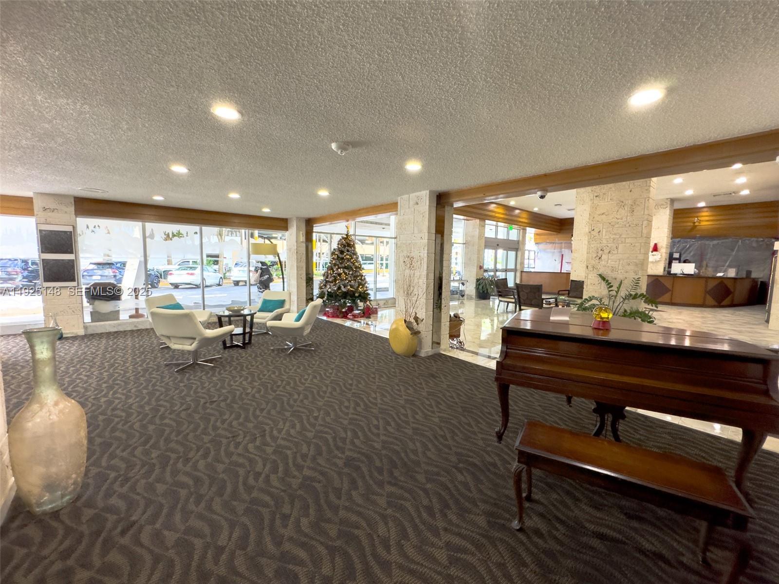 See details 503 3 / 3 2400 sq. ft. $ 2025-12-04 0 Photo