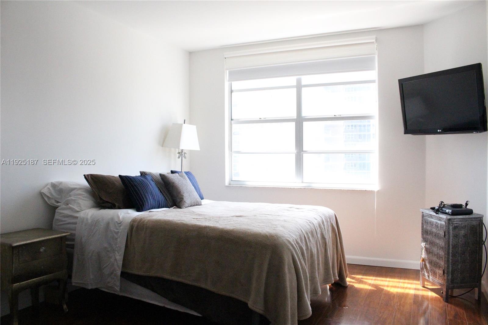 8N 2 / 1 870 sq. ft. $ 2025-12-04 0 foto